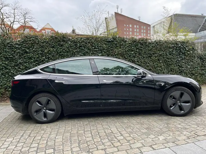 Left hand drive TESLA MODEL 3 Stnd.RWD Plus 60 kWh